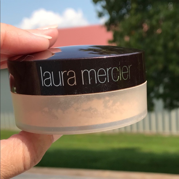 laura mercier Other - 🌸LAURA MERCIER LOOSE POWDER🌸